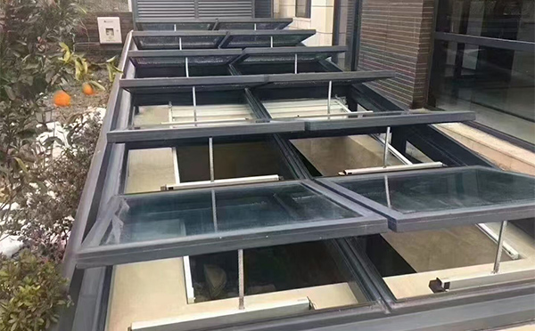 某轨道交通车辆维修车间泾阳排烟窗应用 某轨道交通车辆维修车间泾阳排烟窗应用