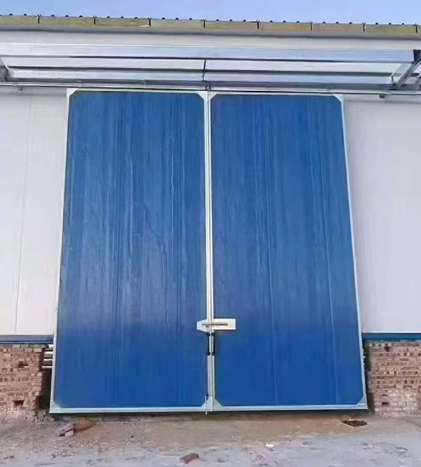 泾阳工业门在大型仓储物流通道中的应用实例