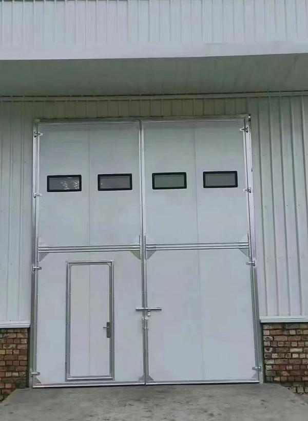 泾阳工业门在设备装配车间出入口的实施记录